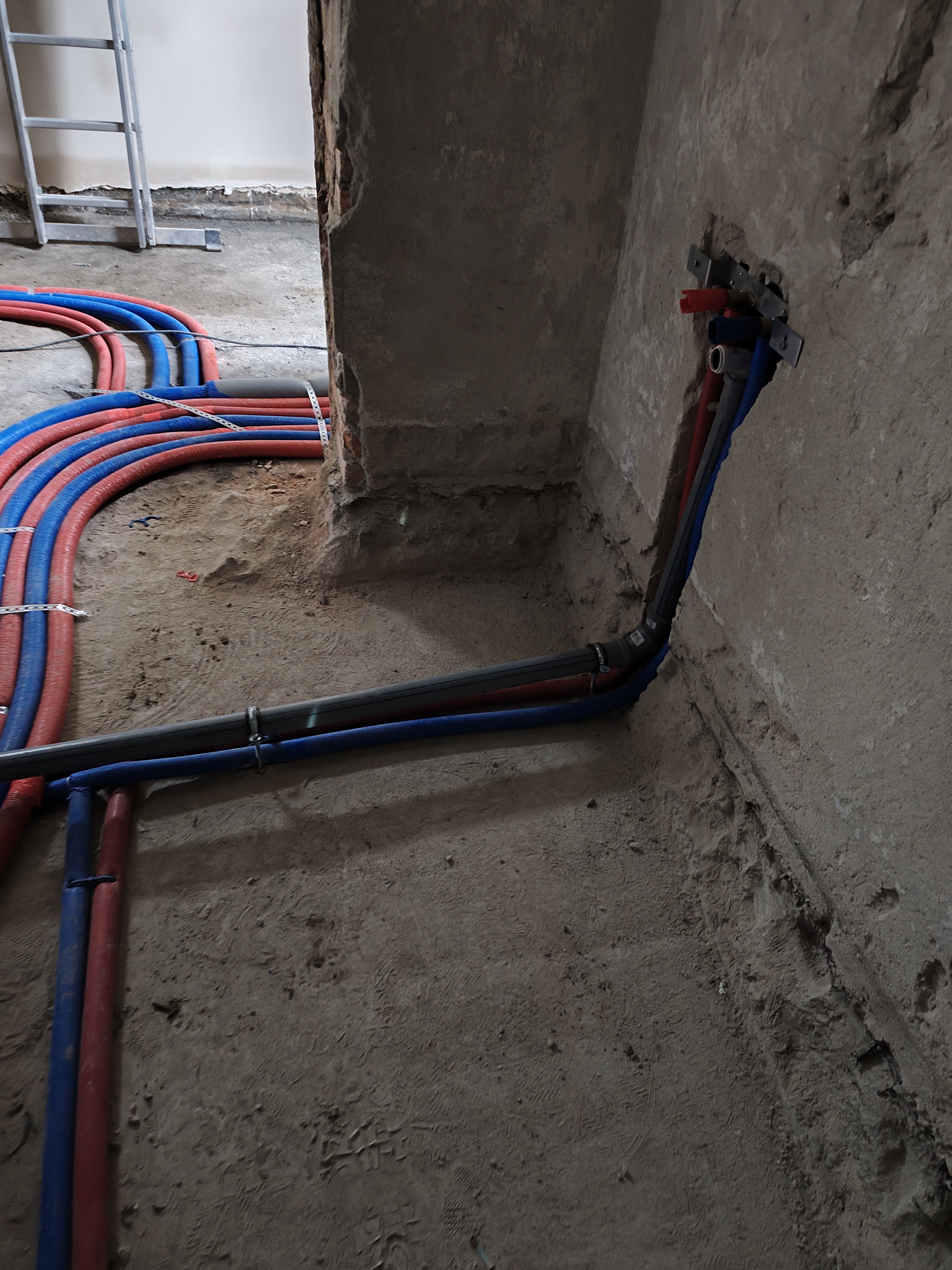 Instalacja wodno-kanalizacyjna w obiekcie użyteczności publicznej
